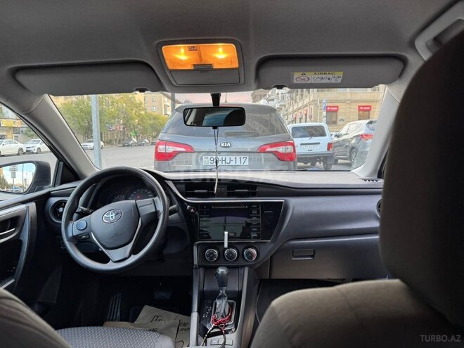 Toyota Corolla 2018, 136,700 km - 1.6 l - Bakı