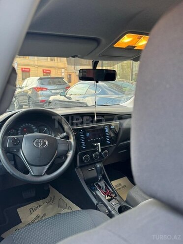 Toyota Corolla 2018, 136,700 km - 1.6 l - Bakı