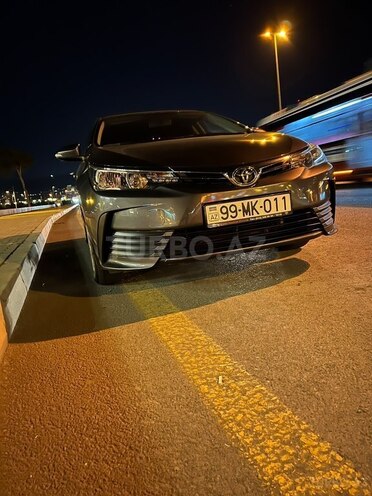 Toyota Corolla 2018, 136,700 km - 1.6 l - Bakı