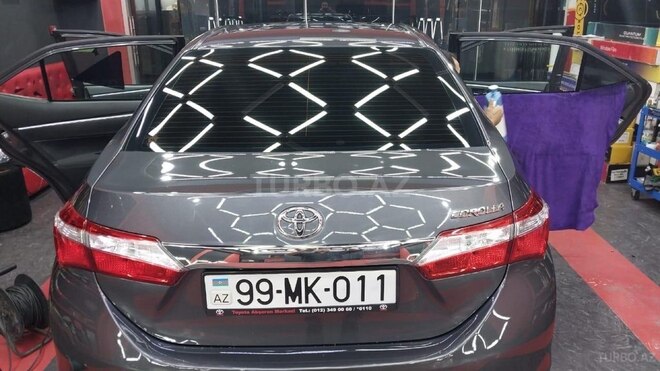 Toyota Corolla 2018, 136,700 km - 1.6 l - Bakı