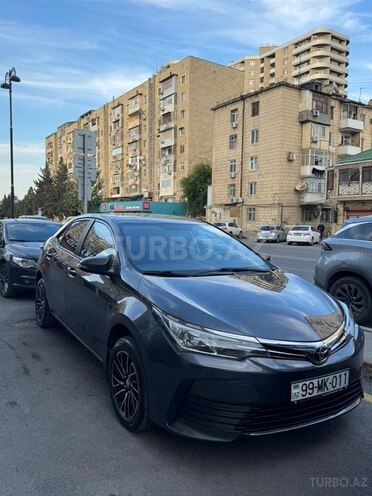Toyota Corolla 2018, 136,700 km - 1.6 l - Bakı