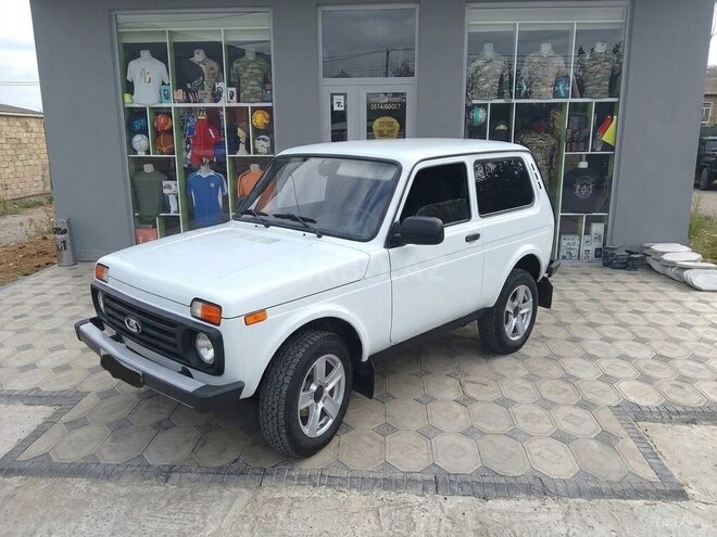 LADA (VAZ) Niva 2024, 4,500 km - 1.7 l - Yardımlı