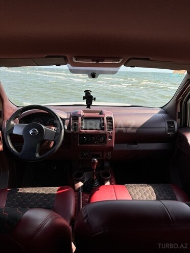 Nissan Navara 2011, 310,000 km - 2.5 l - Bakı