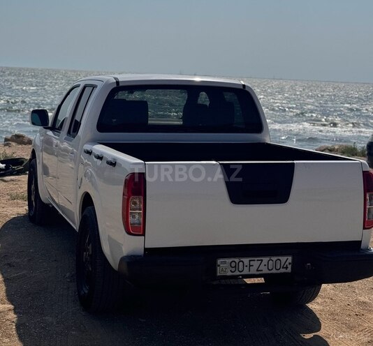 Nissan Navara 2011, 310,000 km - 2.5 l - Bakı