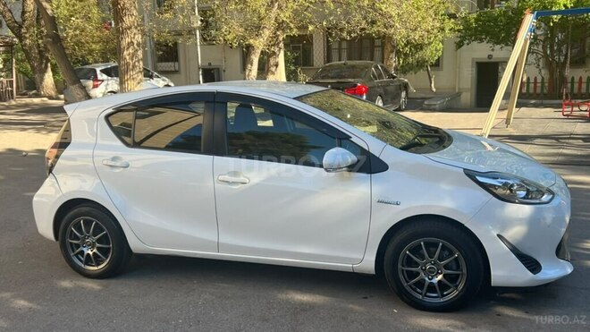 Toyota Aqua 2020, 110,000 km - 1.5 л - Bakı