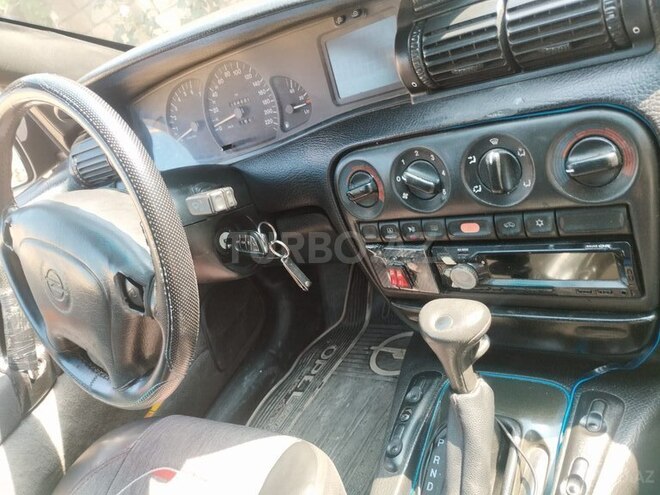 Opel Omega 1995, 300,000 km - 2.0 l - Sumqayıt