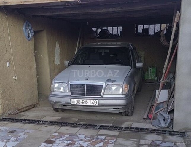 Mercedes 230 E 1992, 320,000 km - 2.3 л - Qusar