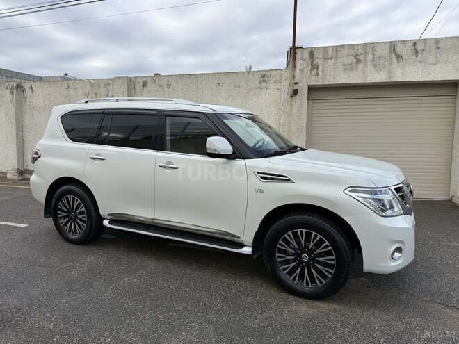 Nissan Patrol 2013, 147,800 km - 5.6 l - Bakı
