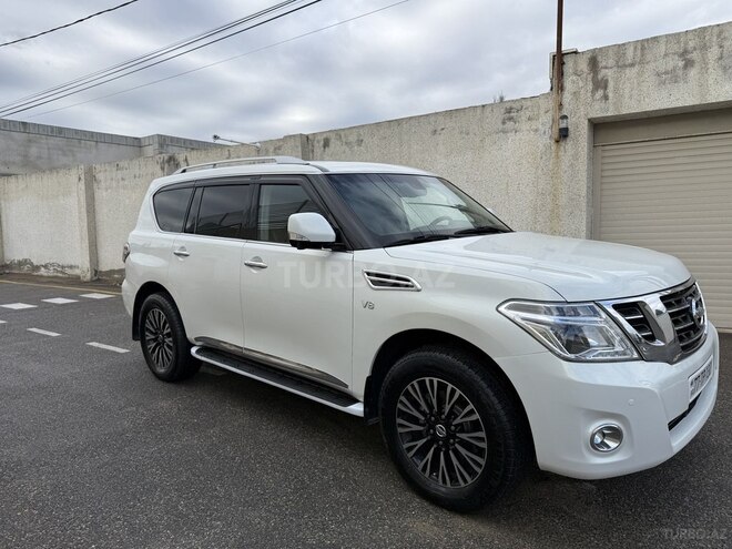 Nissan Patrol 2013, 147,800 km - 5.6 l - Bakı