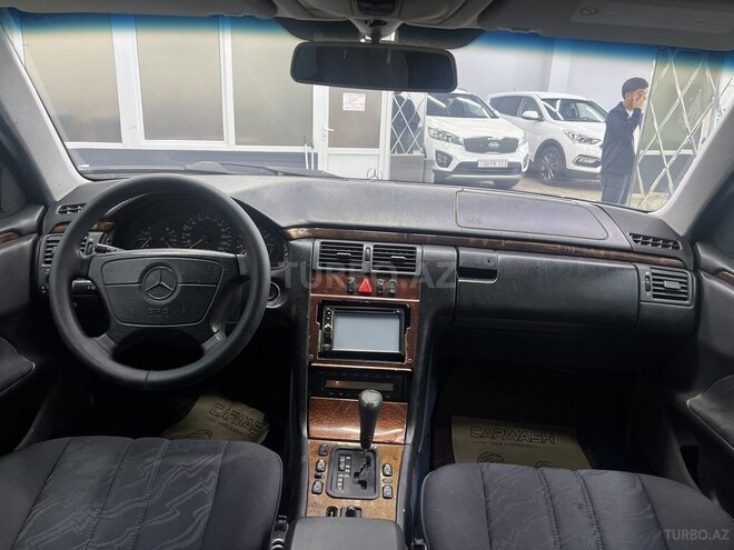 Mercedes E 240 1998, 371,999 km - 2.4 л - Sumqayıt