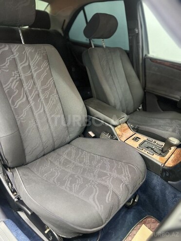 Mercedes E 240 1998, 371,999 km - 2.4 л - Sumqayıt
