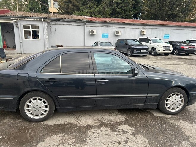 Mercedes E 270 2000, 400,000 km - 2.7 л - Bakı