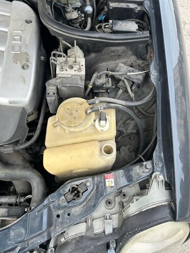 Mercedes E 270 2000, 400,000 km - 2.7 л - Bakı