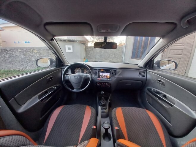Kia Rio 2011, 235,000 km - 1.4 l - Şəki