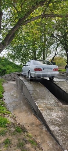 Mercedes E 320 2000, 303,000 km - 3.2 л - Ağcabədi