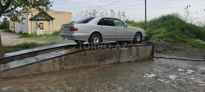 Mercedes E 320 2000, 303,000 km - 3.2 л - Ağcabədi