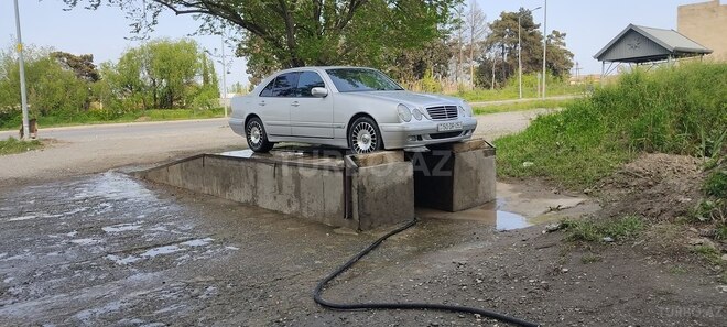 Mercedes E 320 2000, 303,000 km - 3.2 л - Ağcabədi