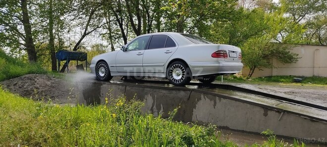 Mercedes E 320 2000, 303,000 km - 3.2 л - Ağcabədi