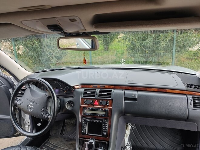 Mercedes E 320 2000, 303,000 km - 3.2 л - Ağcabədi