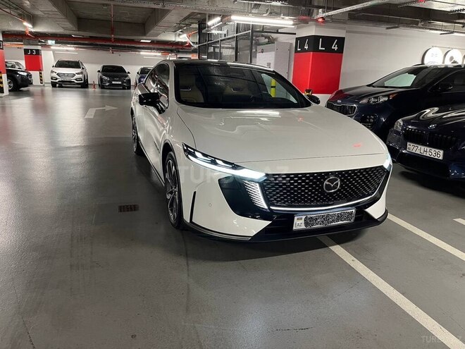 Mazda  2025, 18,500 km - 1.5 л - Bakı