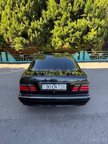 Mercedes E 320 2000, 360,000 km - 3.2 l - Qazax