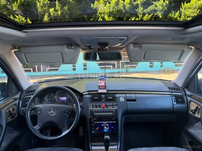 Mercedes E 320 2000, 360,000 km - 3.2 l - Qazax