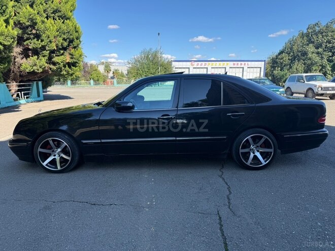 Mercedes E 320 2000, 360,000 km - 3.2 l - Qazax