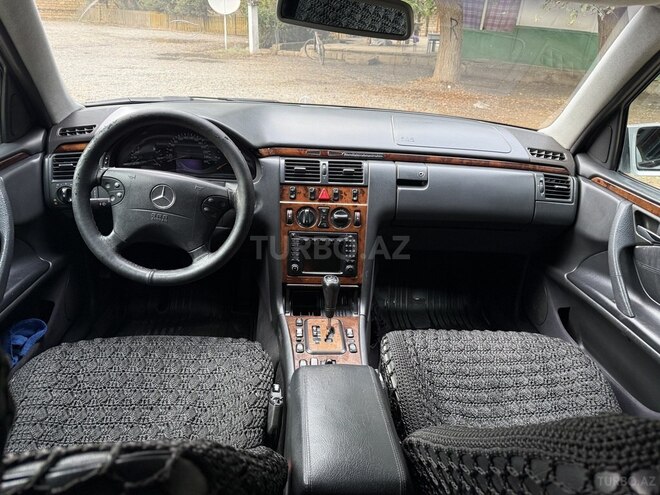 Mercedes E 270 2001, 488,000 km - 2.7 л - Cəlilabad