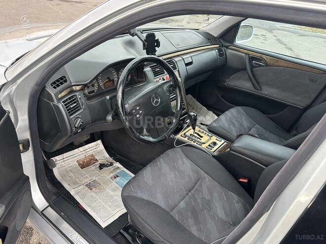 Mercedes E 240 1999, 412,123 km - 2.4 л - Bakı