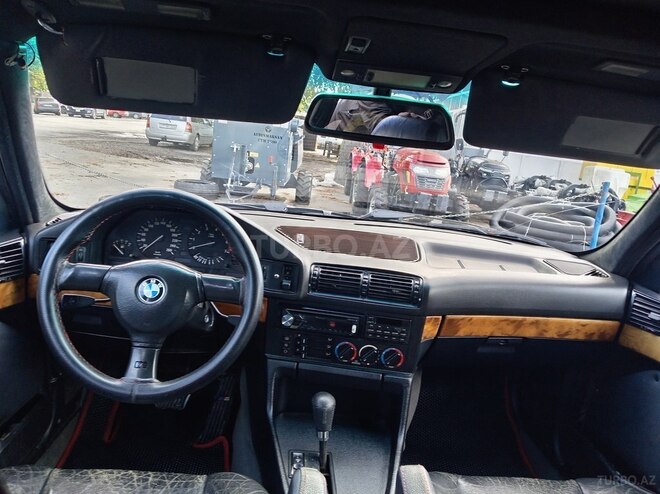 BMW 525 1992, 398,255 km - 2.5 л - Qax