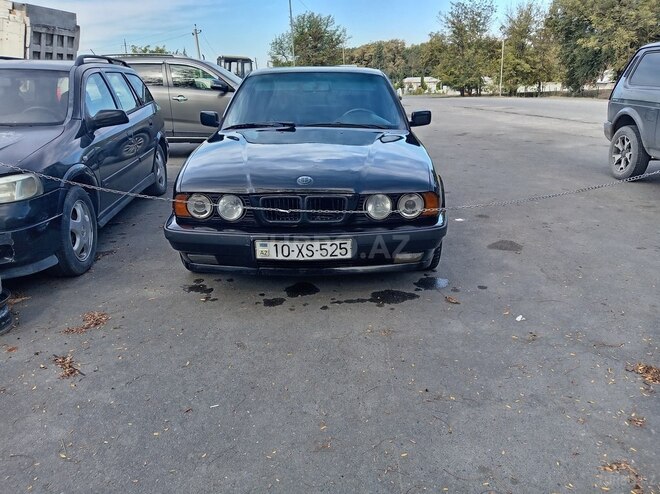 BMW 525 1992, 398,255 km - 2.5 л - Qax