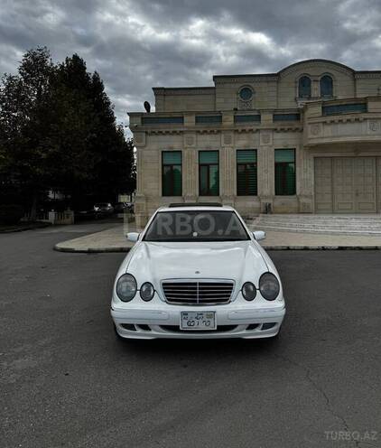 Mercedes E 240 2000, 348,000 km - 2.4 л - Sabirabad