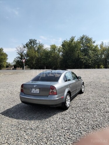 Volkswagen Passat 2003, 18,500 km - 1.8 l - Salyan