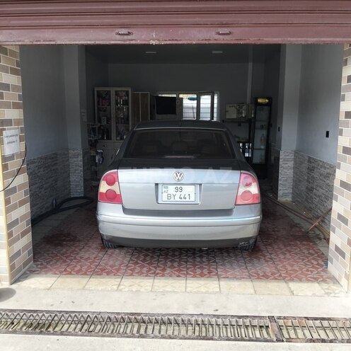 Volkswagen Passat 2003, 18,500 km - 1.8 l - Salyan