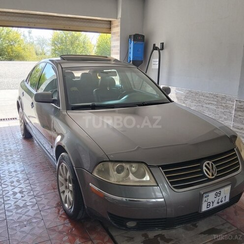 Volkswagen Passat 2003, 18,500 km - 1.8 l - Salyan