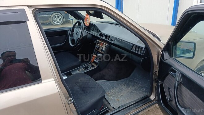 Mercedes  1988, 255,000 km - 2.3 л - Bakı