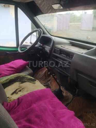 Ford Transit 1990, 500,000 km - 2.5 l - Salyan