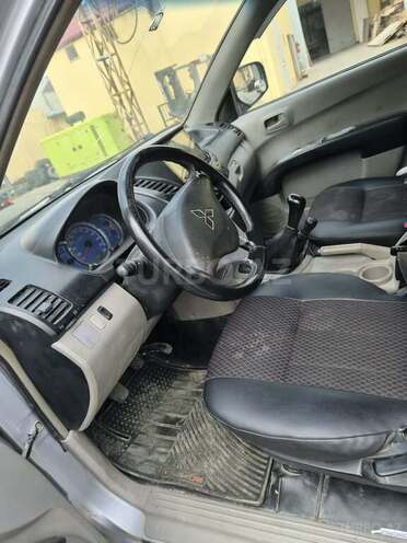 Mitsubishi L200 2006, 260,000 km - 2.8 л - Bakı