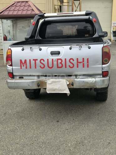 Mitsubishi L200 2006, 260,000 km - 2.8 л - Bakı