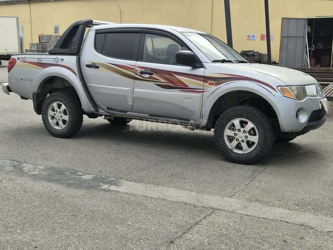 Mitsubishi L200 2006, 260,000 km - 2.8 л - Bakı