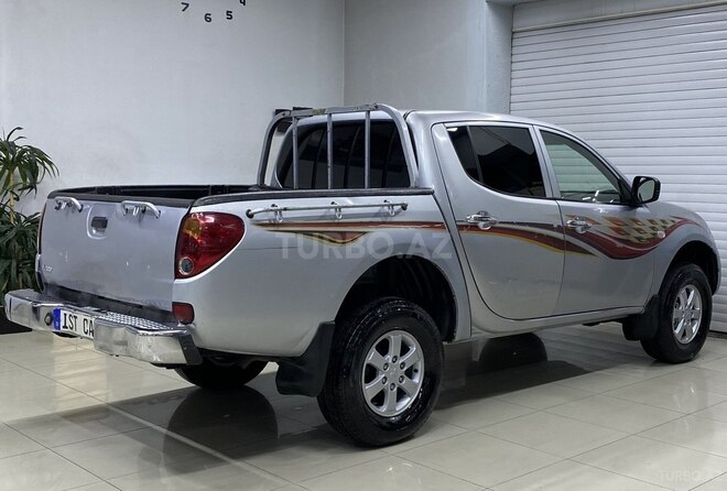 Mitsubishi L200 2011, 506,000 km - 2.5 l - Sumqayıt