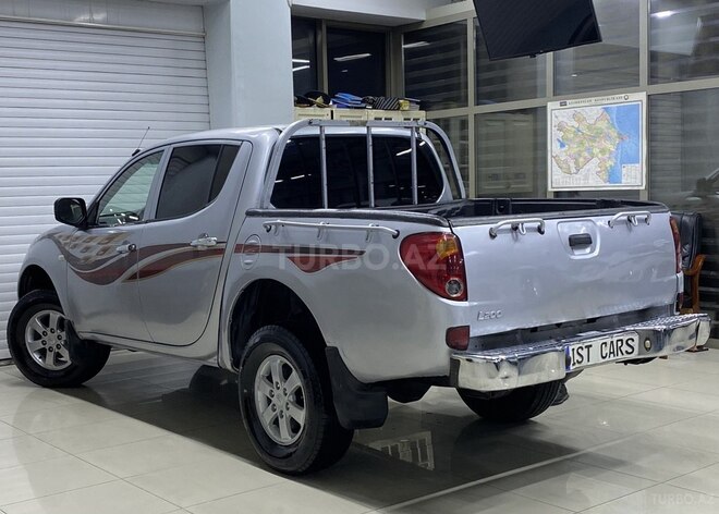 Mitsubishi L200 2011, 506,000 km - 2.5 l - Sumqayıt