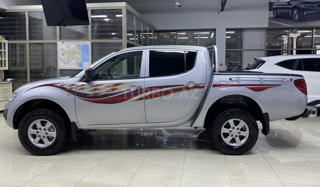 Mitsubishi L200 2011, 506,000 km - 2.5 l - Sumqayıt