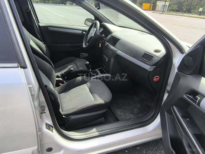 Opel Astra 2005, 270,000 km - 1.3 l - Qax
