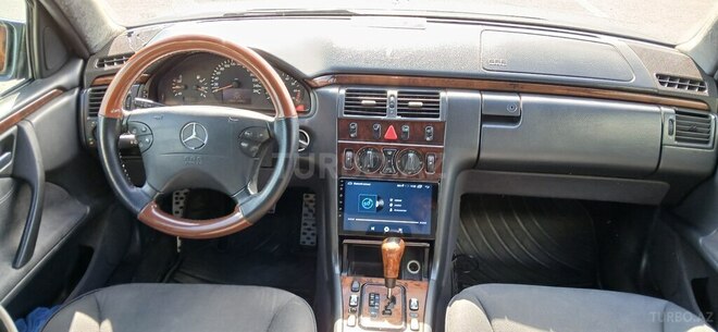 Mercedes E 240 2000, 299,633 km - 2.4 l - Sumqayıt