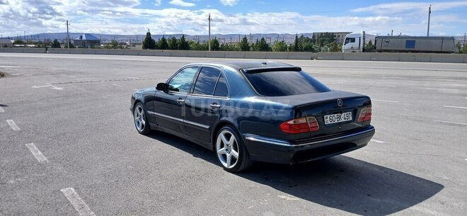 Mercedes E 240 2000, 299,633 km - 2.4 l - Sumqayıt