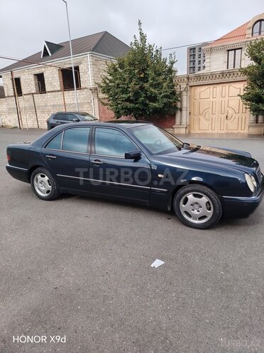 Mercedes E 240 1997, 282,000 km - 2.4 л - Gəncə