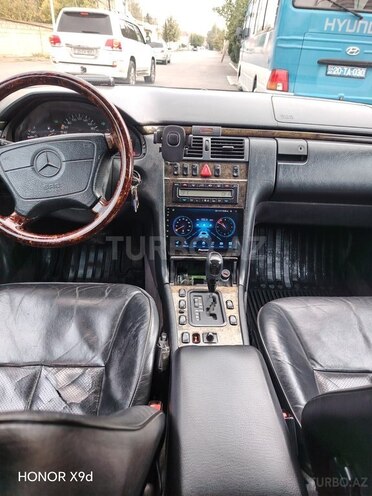 Mercedes E 240 1997, 282,000 km - 2.4 л - Gəncə