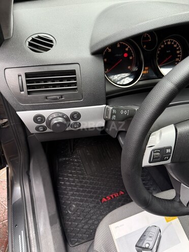 Opel Astra 2009, 241,000 km - 1.3 л - Bakı