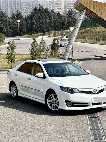 Toyota Camry 2013, 270,000 km - 2.5 л - Şirvan